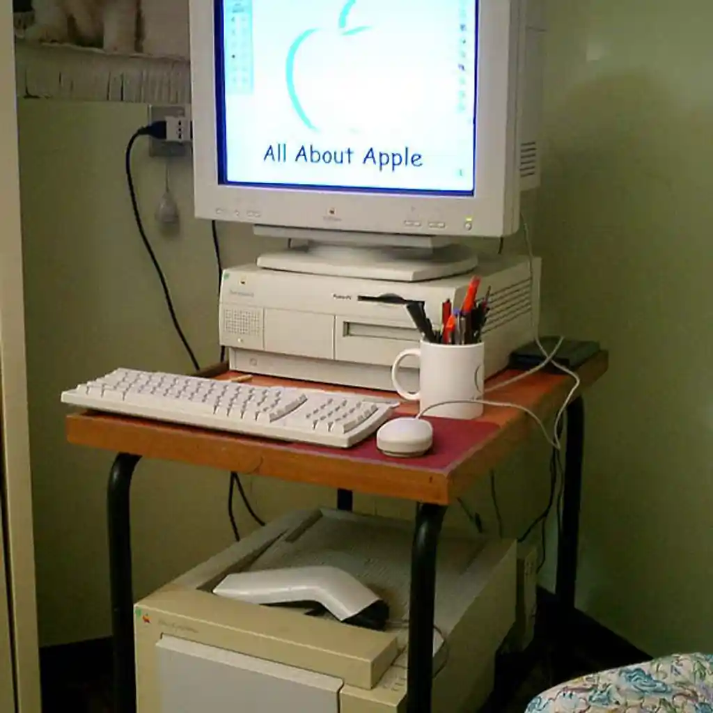 Julien’s Auctions: Classic Apple Computers Collection