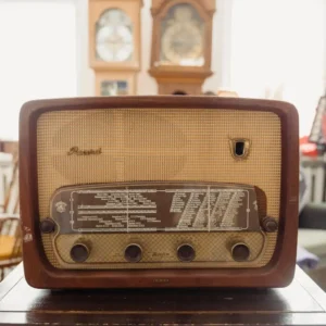 Convert Vintage Radios into Stylish Bluetooth Speakers