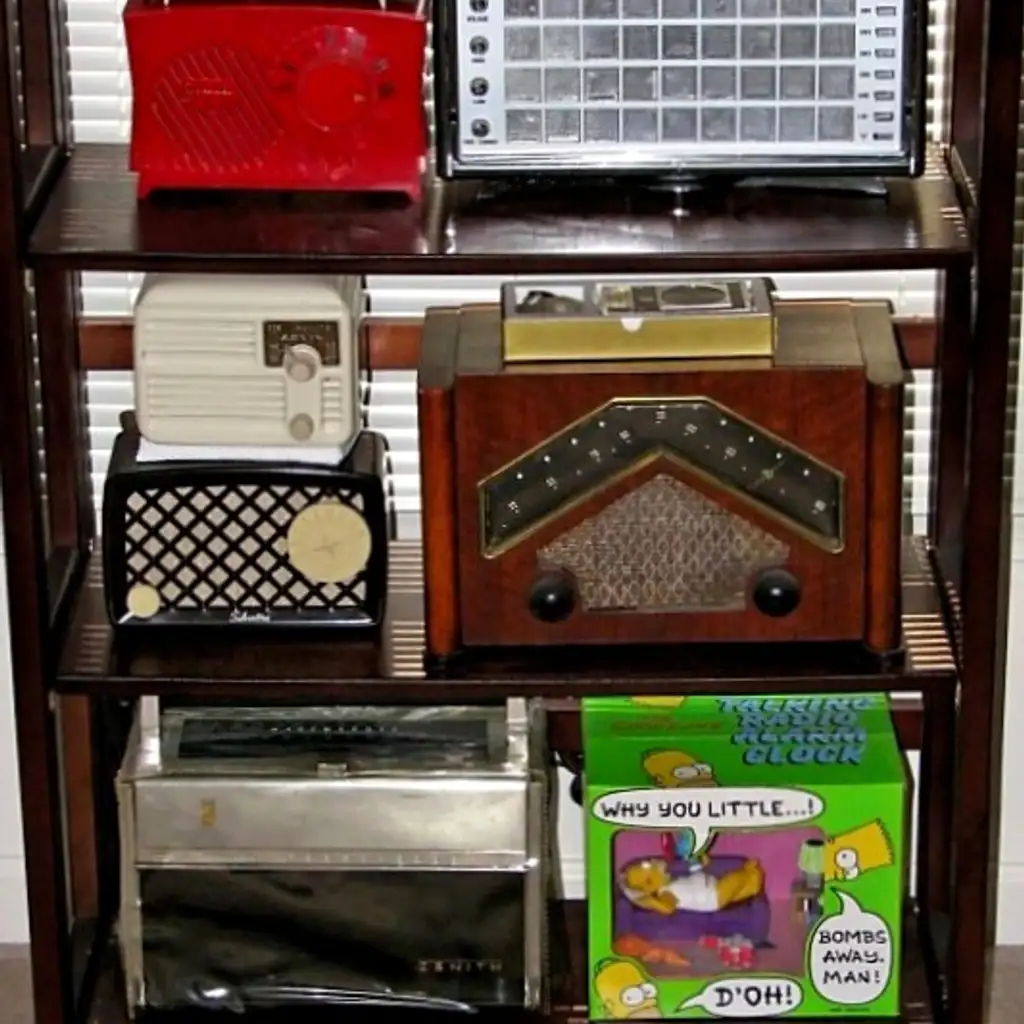 Philco F-238: A Vintage Audio Icon from the 1970s