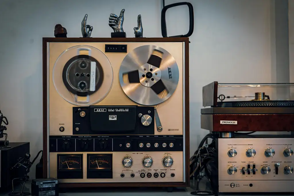 Your Guide to Vintage Audio Equipment: Tips & Resources