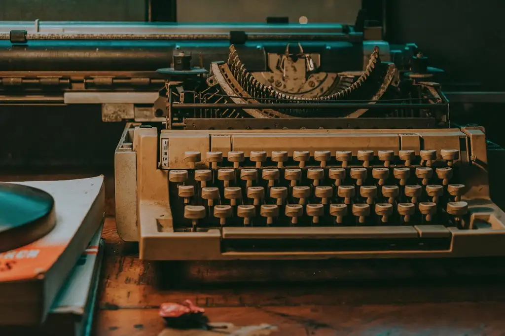 The Resurgence of Vintage Typewriters in America