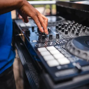 All-Star Week in Seattle: A Collector's Haven at DJ’s Sportscards