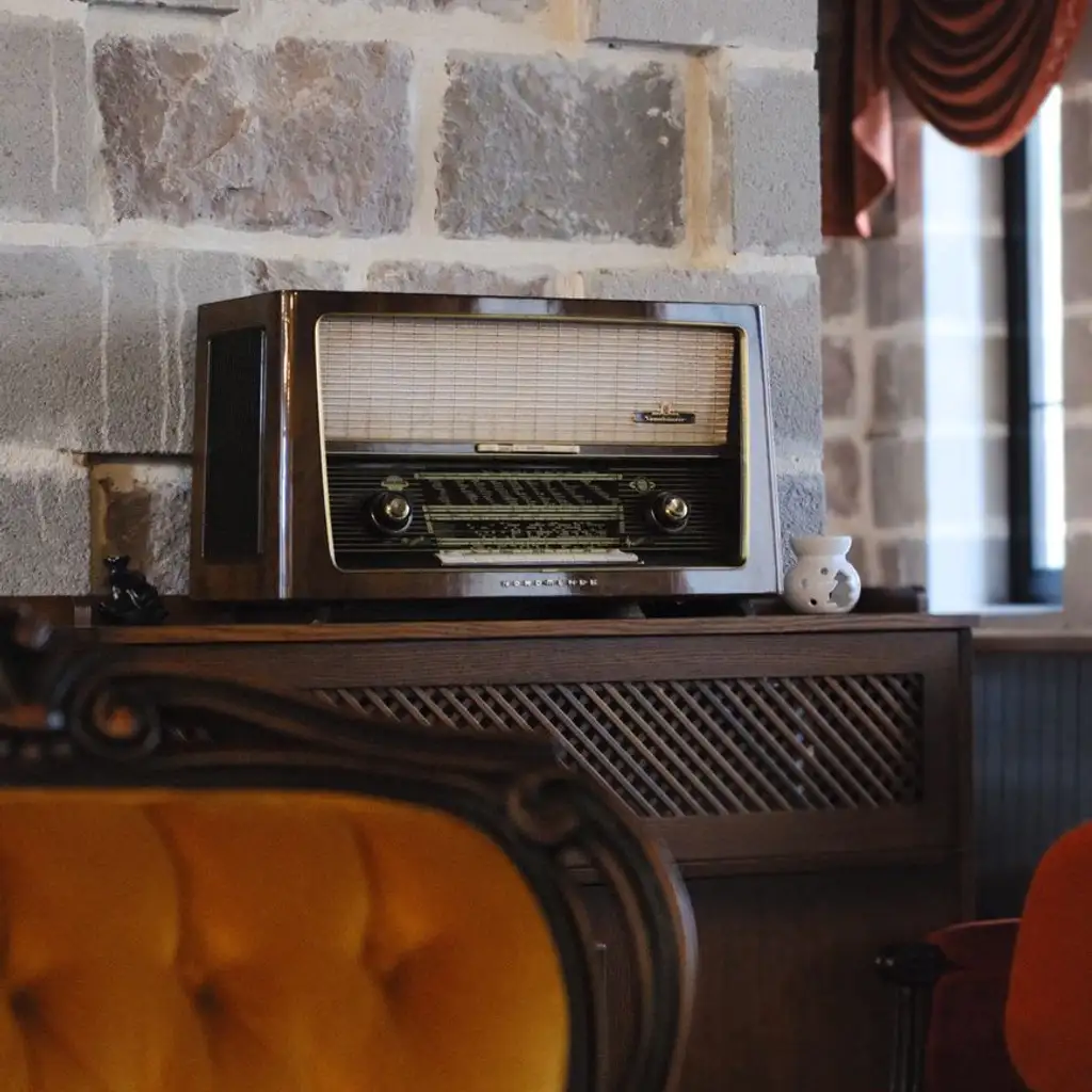 Firestone Air Chief Console Radio: A Vintage Treasure